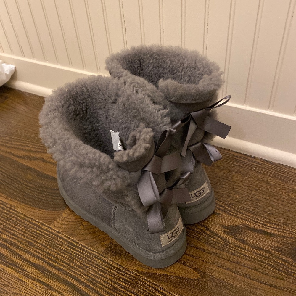 ugg boots with bow